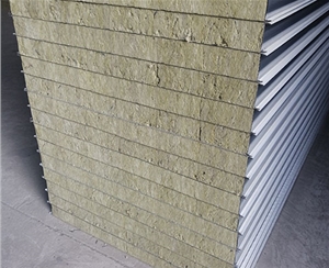 小草綠夾芯板有什么優(yōu)勢(shì)？